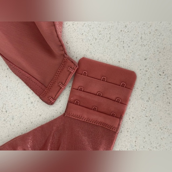 ⭐️Like New⭐️ Torrid: XO Plunge Push-Up Bra- Size 42B - Picture 4 of 14